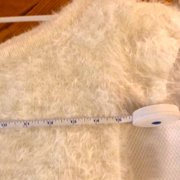 💋💋💋VICTORIA +SOPHIA FUZZY CROPPED TOP SIZE SMALL NWOT 💋💋💋 - Picture 6 of 6